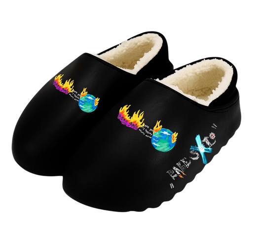 DREAMER HOUSE SLIPPERS